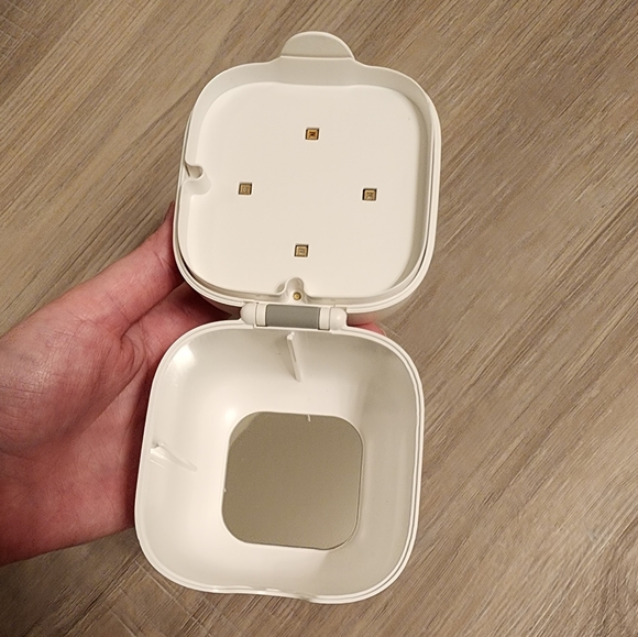 Munchkin 59s Mini Portable UV-C Sterilizer - Picture 4 of 7